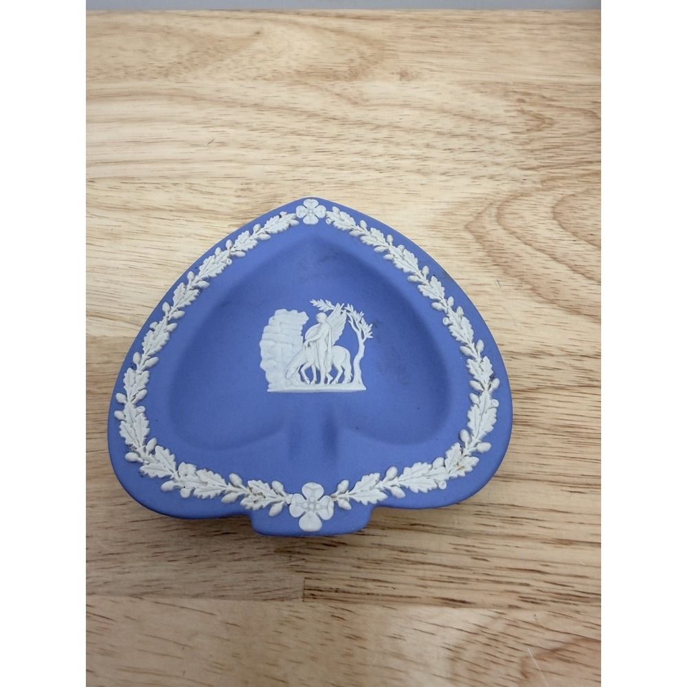 Vintage Wedgwood Blue‎ Jasperware Small Spade Trinket Dish Pegasus 4.5"x4.5" #35